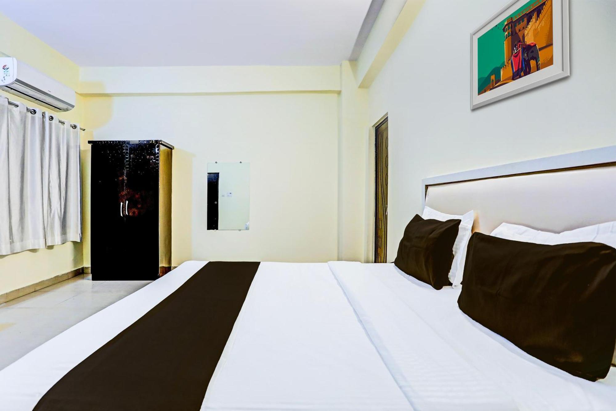 Super Hotel O Hyderabad Gate Iit Bhu Kakarmatha Εξωτερικό φωτογραφία