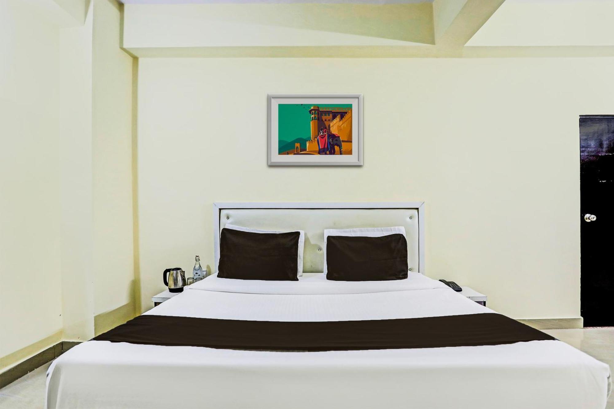 Super Hotel O Hyderabad Gate Iit Bhu Kakarmatha Εξωτερικό φωτογραφία
