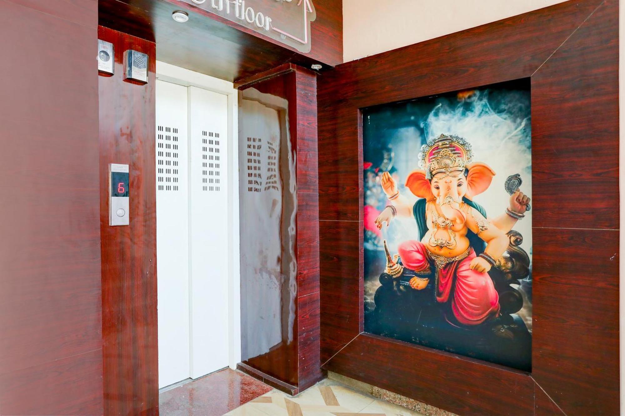 Super Hotel O Hyderabad Gate Iit Bhu Kakarmatha Εξωτερικό φωτογραφία