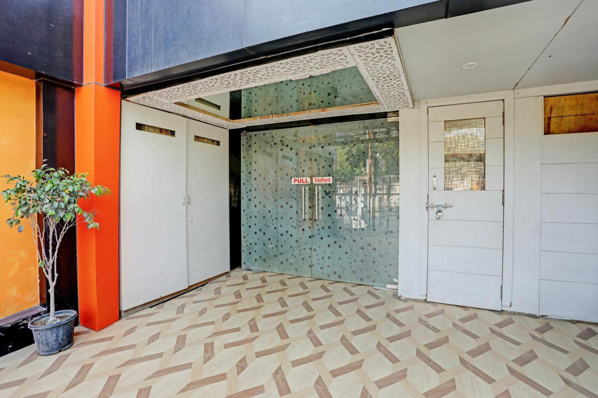 Super Hotel O Hyderabad Gate Iit Bhu Kakarmatha Εξωτερικό φωτογραφία