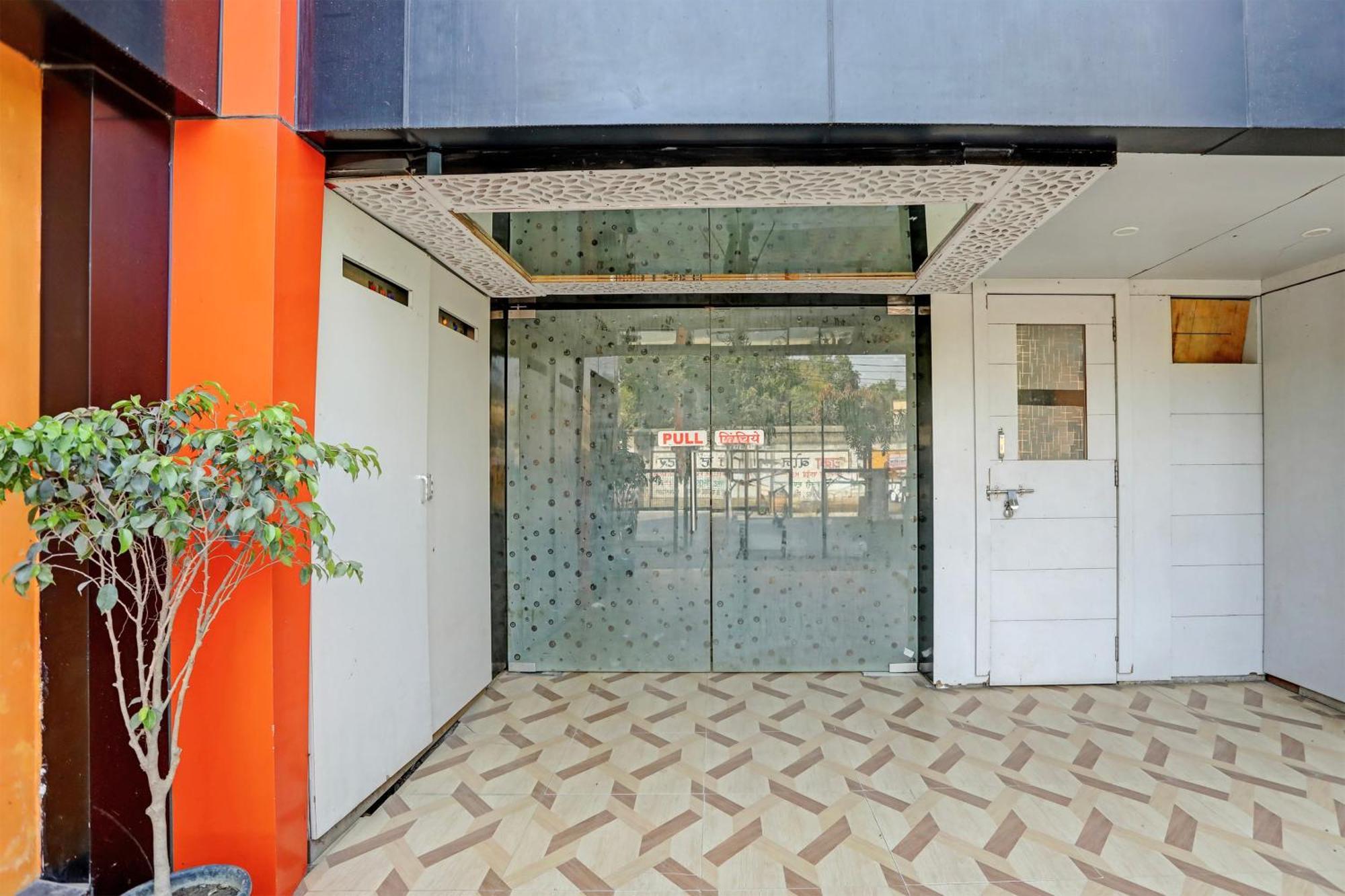 Super Hotel O Hyderabad Gate Iit Bhu Kakarmatha Εξωτερικό φωτογραφία